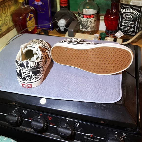 New pair of Vans ....... - Picture 2 of 4